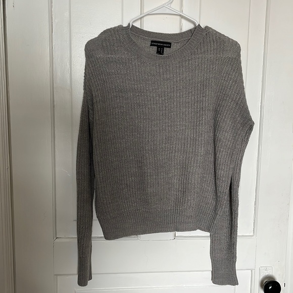 Grey knitted sweater - Picture 1 of 1